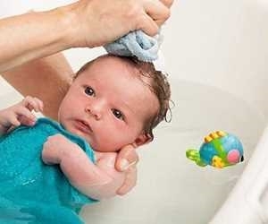 حمام کردن نوزادان